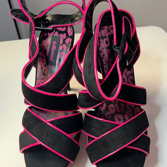 Dollhouse Muse Peep Toe High Heel Strappy Suede Platform Pumps Black Pink - Picture 2 of 6